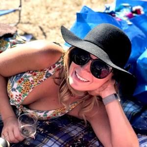 Meet your Posher, Alexandra